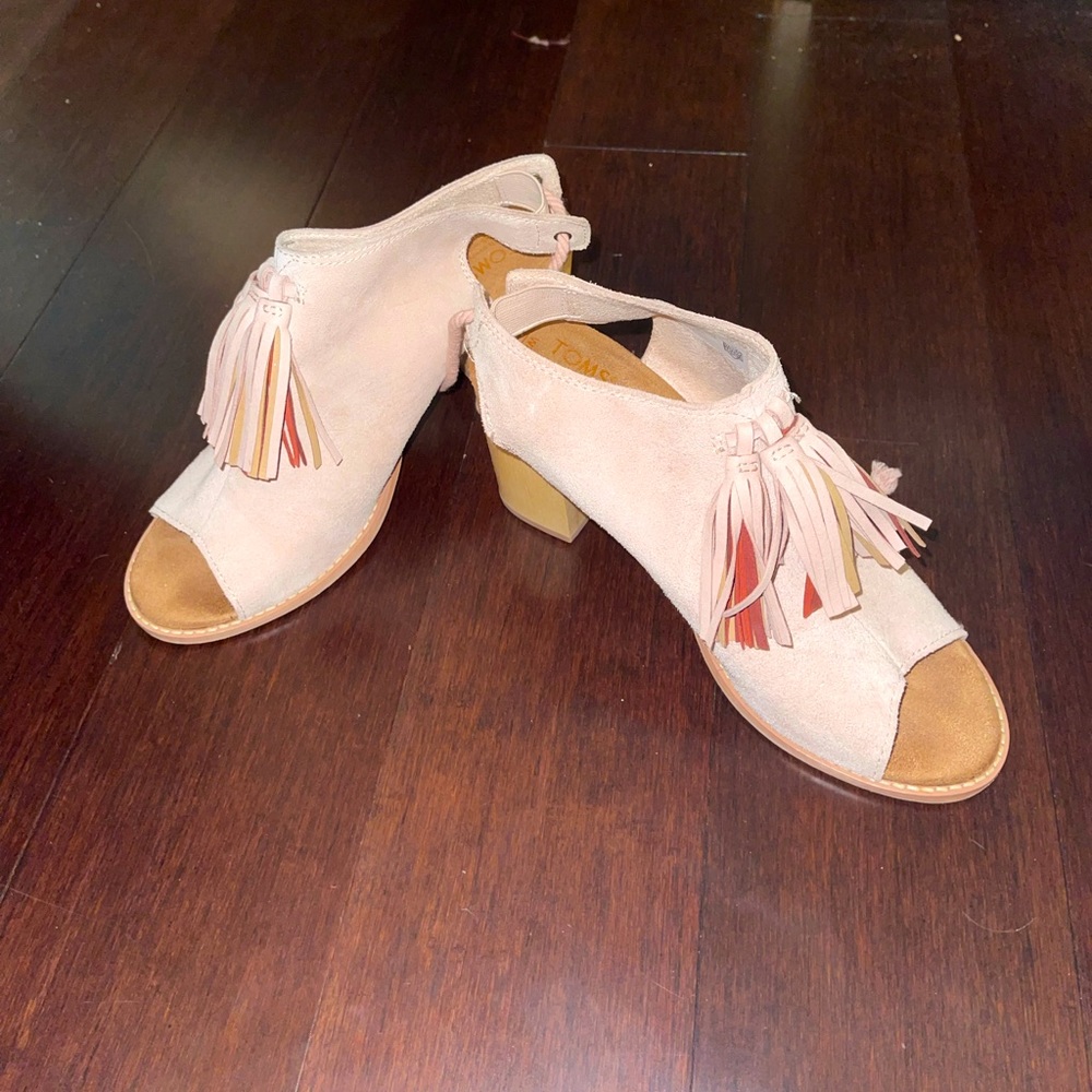 Blush Pink TOMS Heels 👠